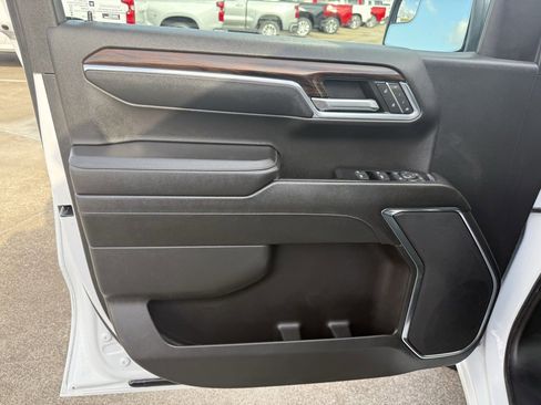 Used 2024 GMC Sierra 1500 SLT image 19