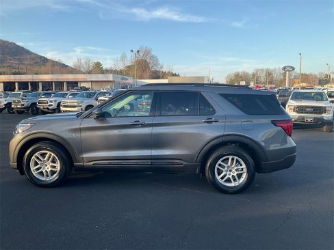 New 2026 Ford Explorer Active w/ Active Comfort Package image 8