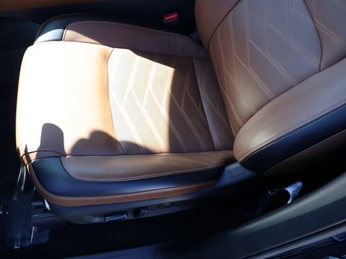 Used 2024 Nissan Pathfinder Platinum w/ Cargo Package image 36