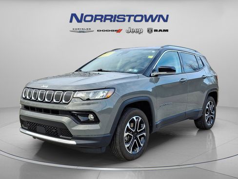 Certified 2022 Jeep Compass Limited image 3
