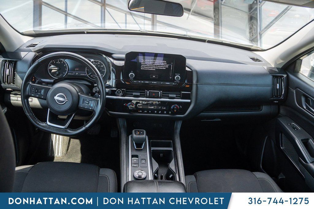 Used 2024 Nissan Pathfinder SV AWD/4WD image 4