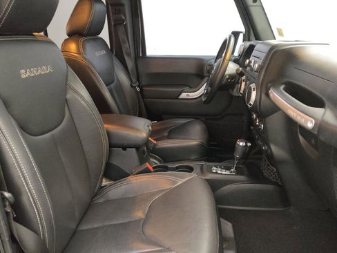 Used 2018 Jeep Wrangler Unlimited Sahara image 21