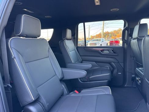 New 2026 GMC Yukon XL Elevation w/ LPO, Elevation Black Package image 28