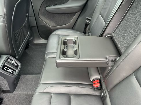 Used 2024 Volvo XC40 B5 Core w/ Protection Package Premier AWD/4WD image 24