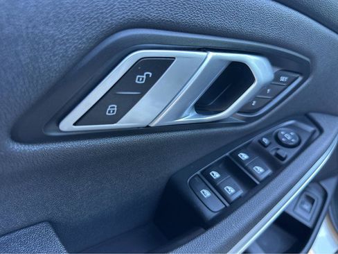 Used 2021 BMW 330i Sedan w/ Convenience Package image 33
