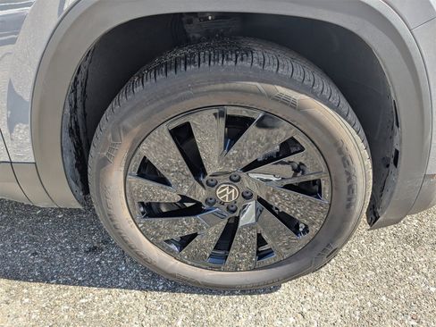 Used 2026 Volkswagen Atlas Cross Sport SE image 11