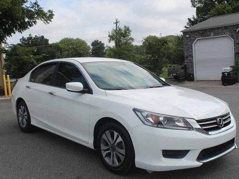 Used 2015 Honda Accord LX image 3