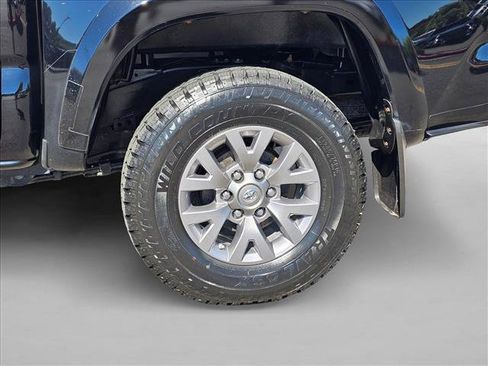 Used 2017 Toyota Tacoma SR5 RWD image 9