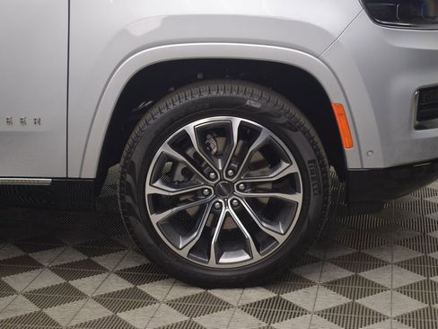 New 2024 Jeep Grand Wagoneer Series III AWD/4WD image 8
