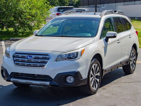 Used 2017 Subaru Outback 2.5i Limited w/ Popular Package #5 AWD/4WD image 3