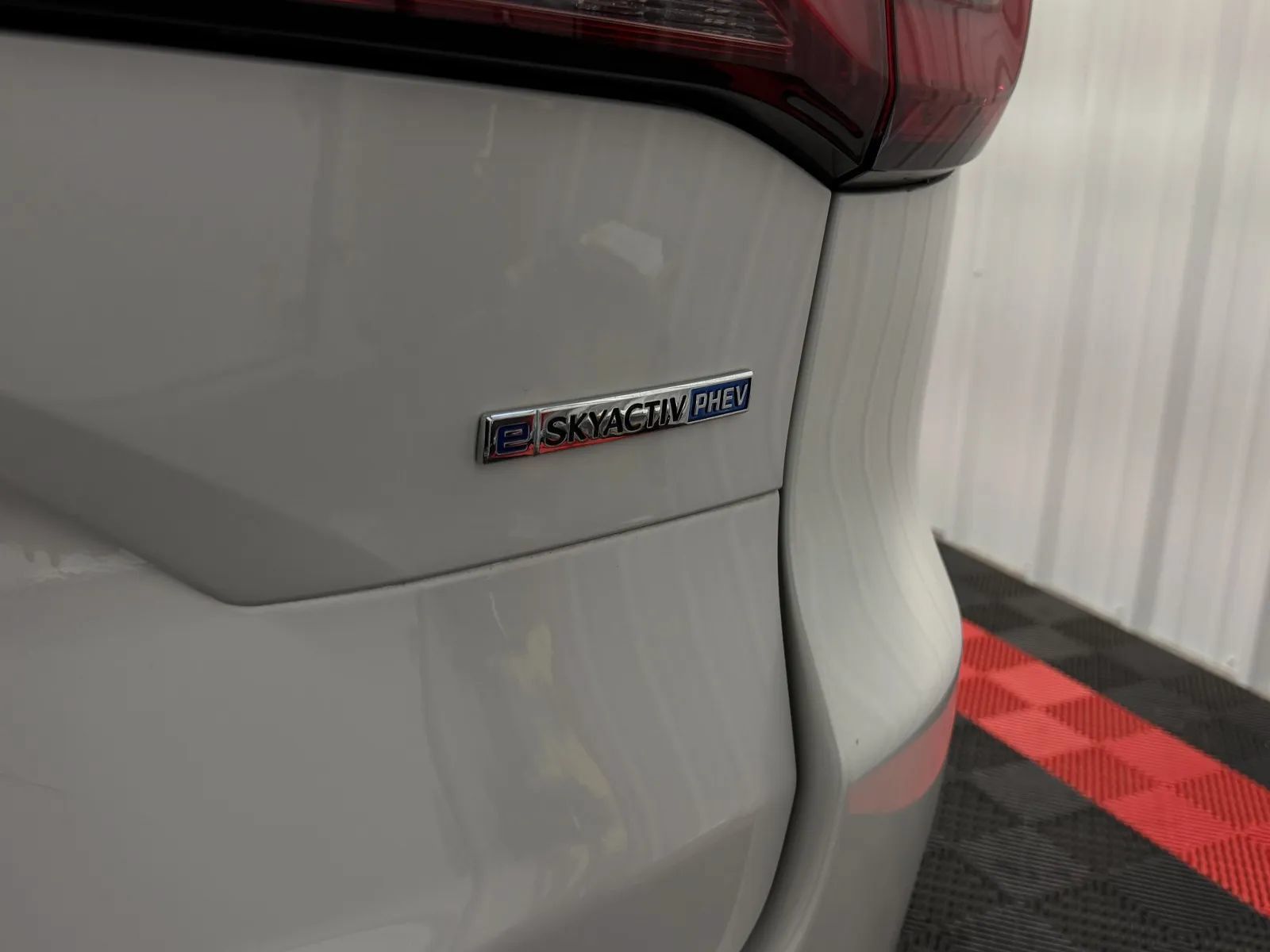 Used 2024 MAZDA CX-90 Plug-In Hybrid w/ Premium Plus AWD/4WD image 17