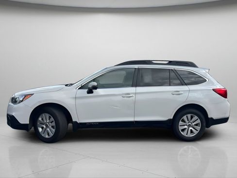 Used 2016 Subaru Outback 2.5i Premium AWD/4WD image 14