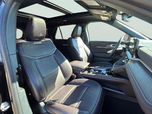 Certified 2025 Ford Explorer Platinum AWD/4WD image 23