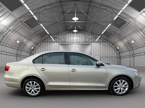 Used 2013 Volkswagen Jetta SE image 3