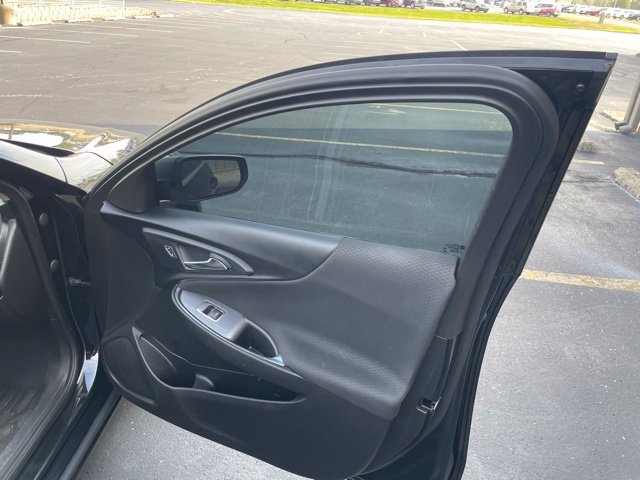 Used 2021 Chevrolet Malibu LT FWD image 39