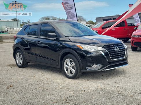 Used 2025 Nissan Kicks Play S image 1