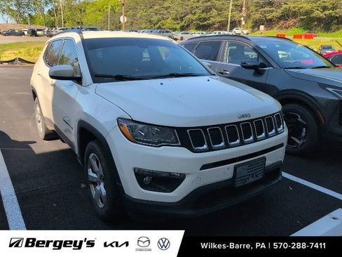 Used 2019 Jeep Compass Latitude AWD/4WD image 2