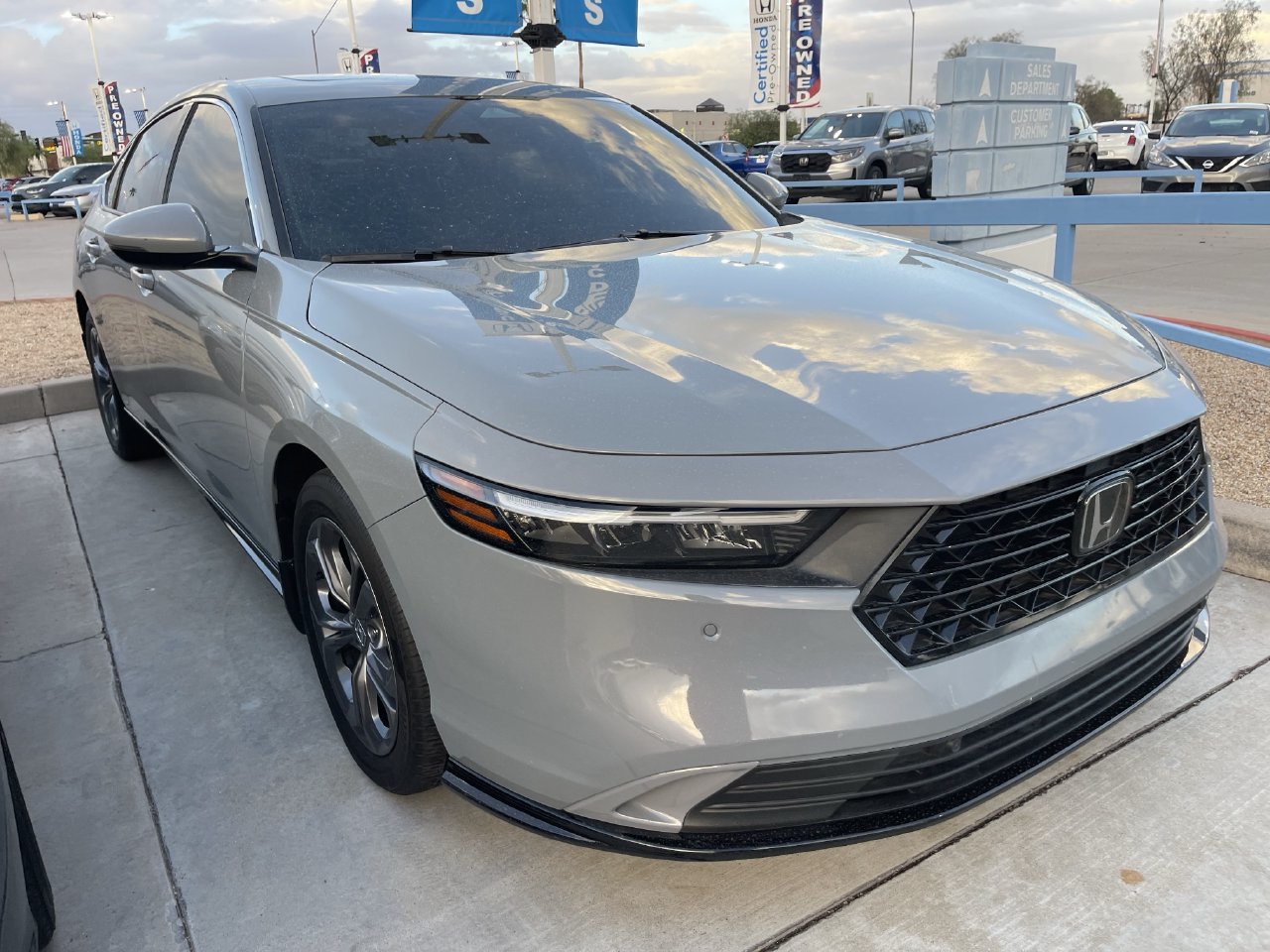 Used 2025 Honda Accord EX-L image 3