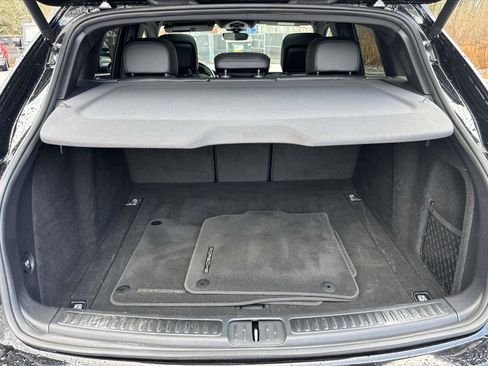 Used 2021 Porsche Macan w/ Driver Memory Package image 13