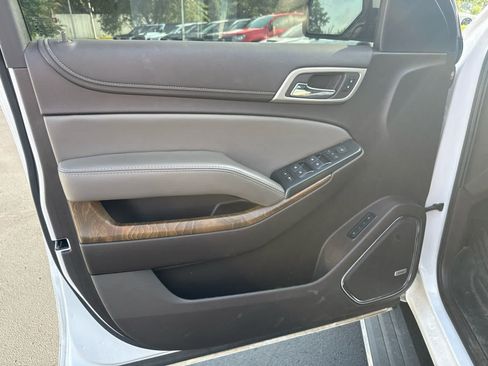 Used 2020 GMC Yukon XL Denali w/ Denali Premium Package AWD/4WD image 14