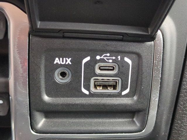 Used 2026 Jeep Wrangler Unlimited Sahara AWD/4WD image 21