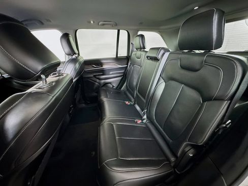 Used 2023 Jeep Grand Cherokee Limited AWD/4WD image 24