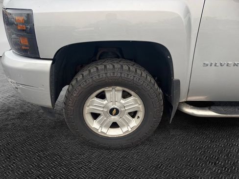 Used 2010 Chevrolet Silverado 1500 LT w/ Power Pack Plus AWD/4WD image 11