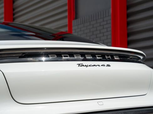 Used 2021 Porsche Taycan 4S AWD/4WD image 10