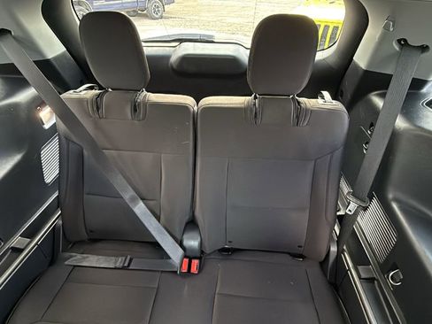 Used 2022 Ford Explorer XLT image 16