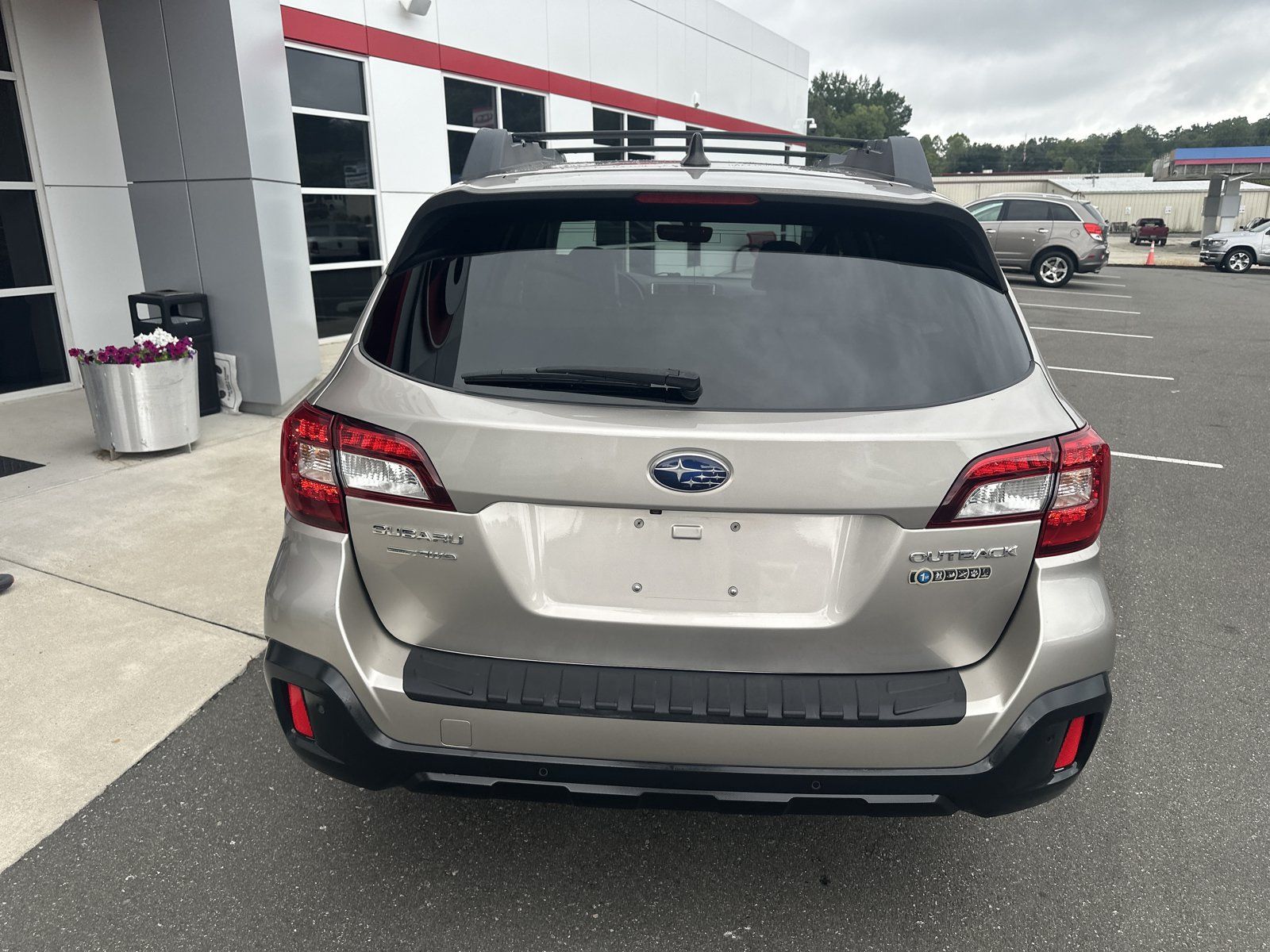 Used 2018 Subaru Outback 2.5i Limited AWD/4WD image 7