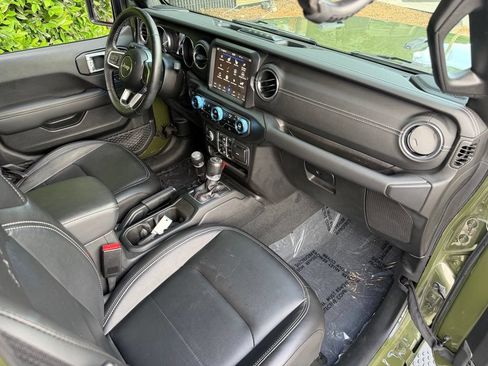 Used 2023 Jeep Wrangler Unlimited Sahara w/ Cold Weather Group AWD/4WD image 32