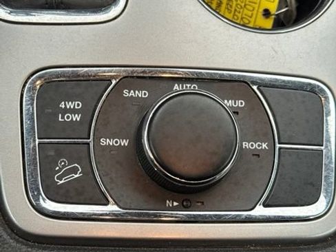 Used 2020 Jeep Grand Cherokee Limited w/ Luxury Group II AWD/4WD image 10