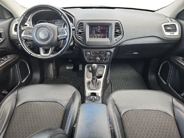 Used 2020 Jeep Compass Latitude w/ Cold Weather Group AWD/4WD image 11