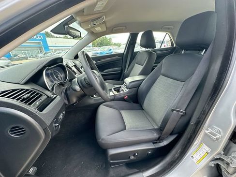 Used 2023 Chrysler 300 Touring RWD image 21