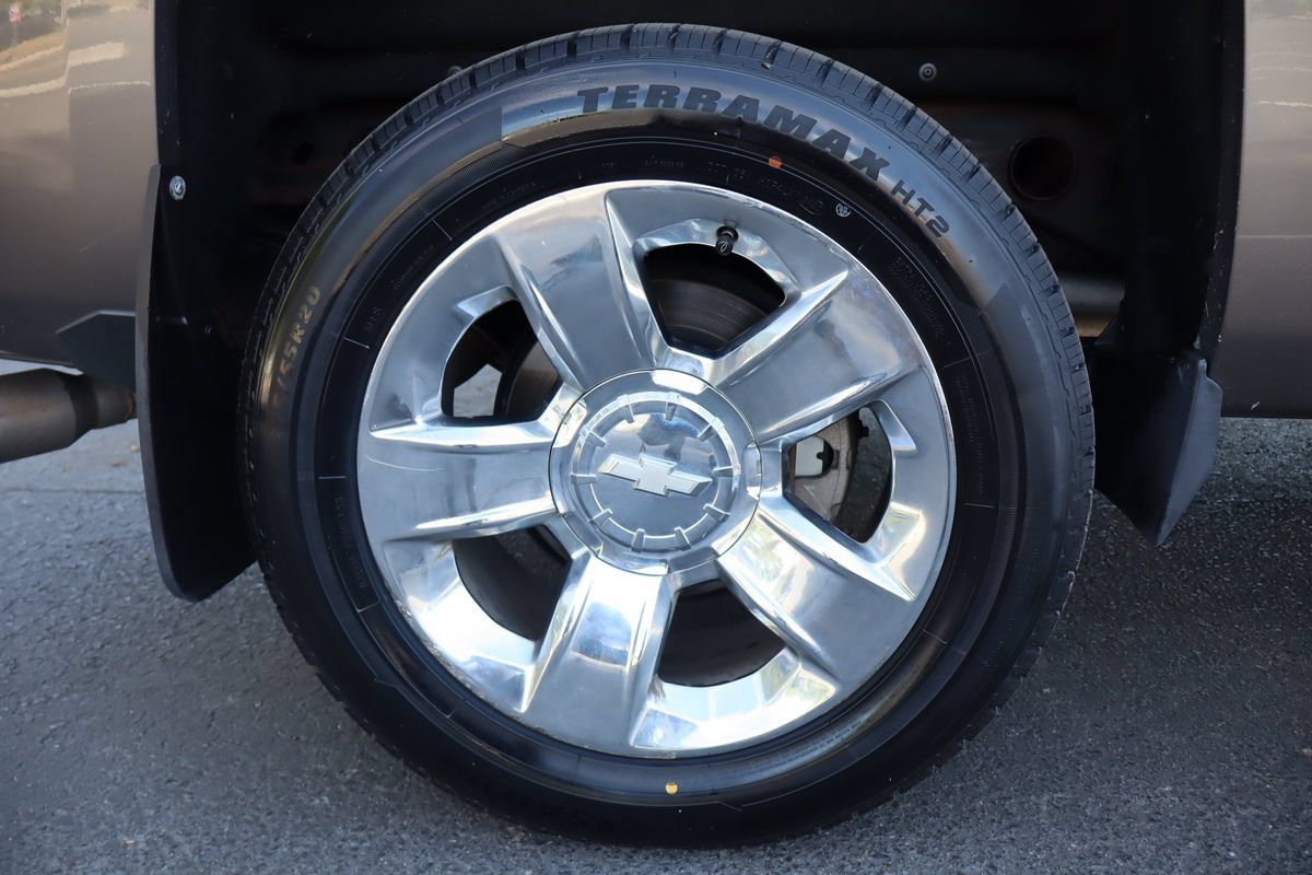 Used 2014 Chevrolet Silverado 1500 LTZ Z71 w/ LTZ Plus Package AWD/4WD image 40