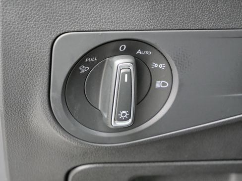 Certified 2022 Volkswagen Tiguan SEL R-Line image 21