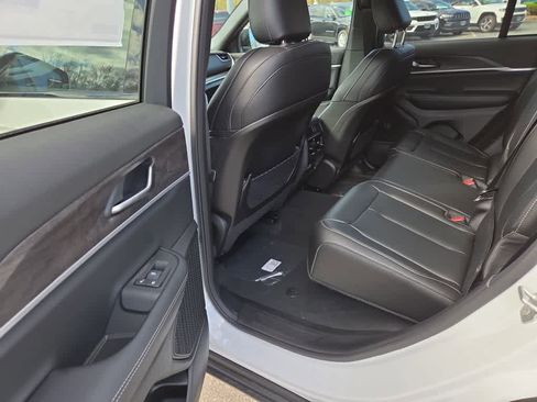 New 2025 Jeep Grand Cherokee Limited w/ MOPAR Finishing Package image 12