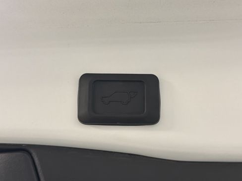 Used 2024 Toyota RAV4 XLE w/ Convenience Package FWD image 13
