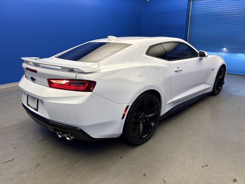 Used 2017 Chevrolet Camaro SS image 7