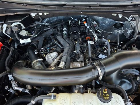 Used 2025 Ford Expedition Active RWD image 25