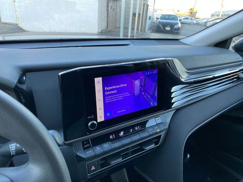 Used 2025 Toyota Camry LE image 18