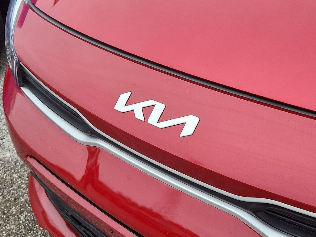 Used 2023 Kia Rio S w/ Technology Package FWD image 4