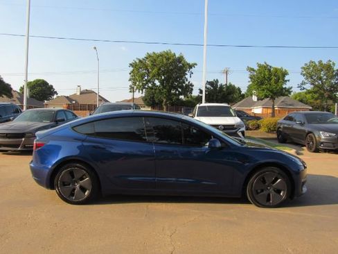 Used 2022 Tesla Model 3 Standard Range image 5