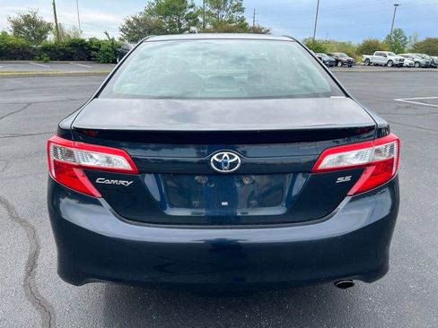Used 2014 Toyota Camry SE w/ Protection Package FWD image 4
