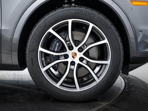 New 2026 Porsche Cayenne image 11