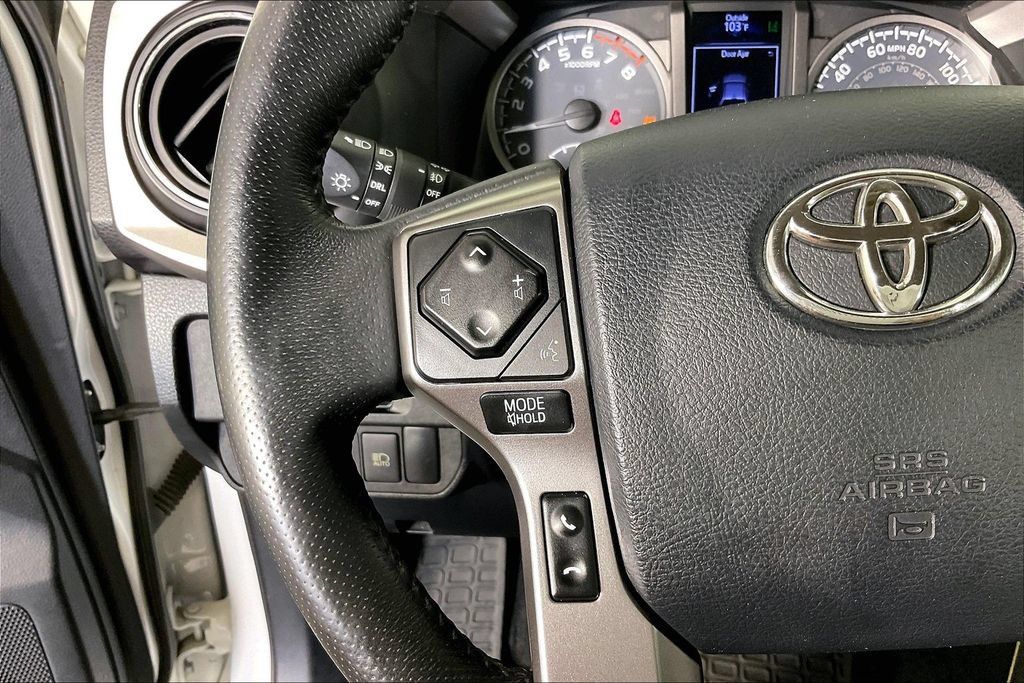 Used 2019 Toyota Tacoma SR5 AWD/4WD image 23