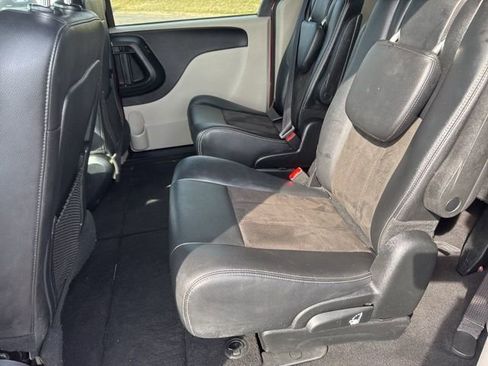 Used 2020 Dodge Grand Caravan SXT FWD image 13