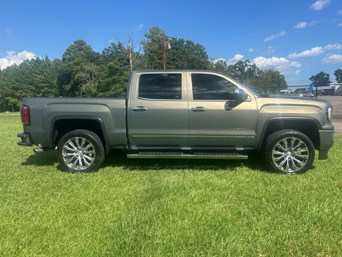 Used 2018 GMC Sierra 1500 Denali AWD/4WD image 9