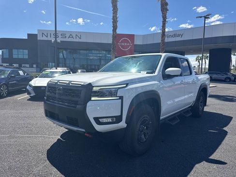 Used 2025 Nissan Kicks SR image 13