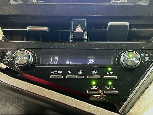 Used 2022 Toyota Camry LE FWD image 13